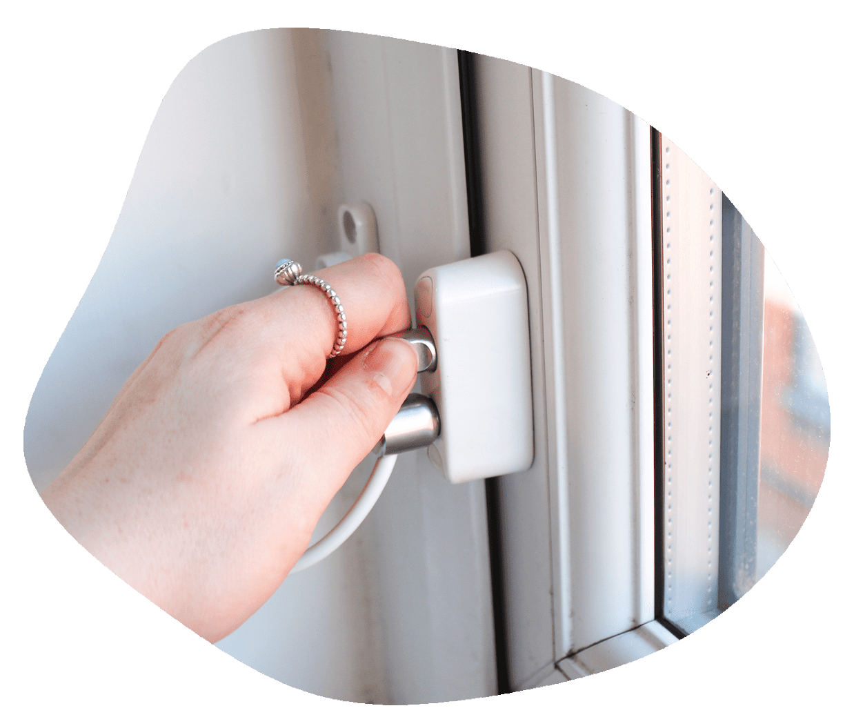 Cardea Push and Turn Window Restrictor Opening Cardea Push and Turn Window Restrictor Opening