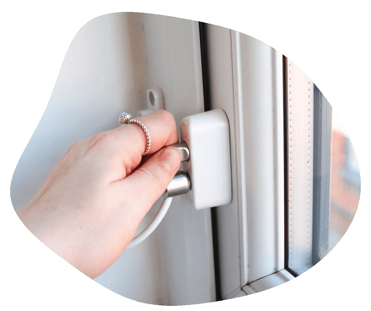 Cardea Push and Turn Window Restrictor Opening